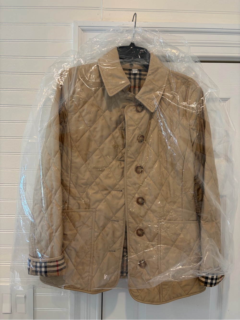 NEW size M Burberry Beige Quilted Trench Coat with Check Trim